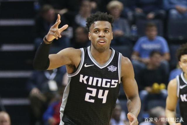 浓眉伤退詹姆斯三双 湖人大胜猛龙主场5连胜